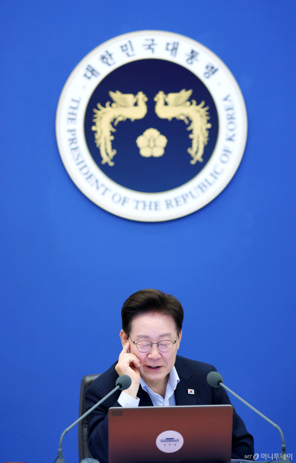 [서울=뉴시스] 김진아 기자 = 이재명 대통령이 21일 청와대에서 열린 국무회의에서 발언하고 있다.(청와대통신사진기자단) 2026.07.21. bluesoda@newsis.com /사진=김진아