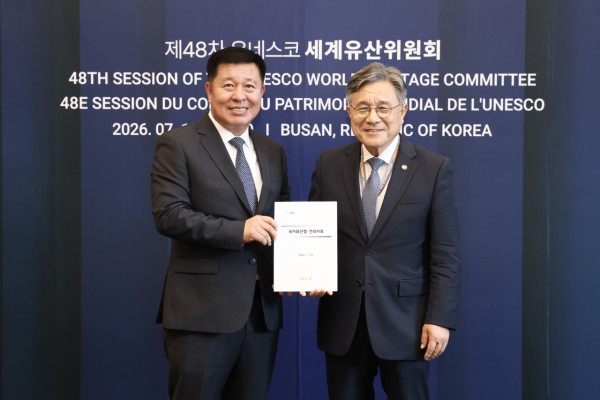 정덕영 양주시장(왼쪽)과 허민 국가유산청장. /사진제공=양주시