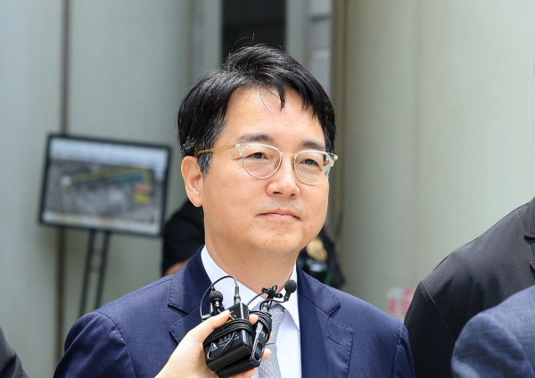 12·3 비상계엄 내란 가담 및 직권남용 혐의를 받고 있는 심우정 전 검찰총장이 16일 서울 서초구 서울중앙지법에서 열린 구속 전 피의자 심문(영장실질심사)을 마치고 법원을 나서고 있다 /사진=뉴스1