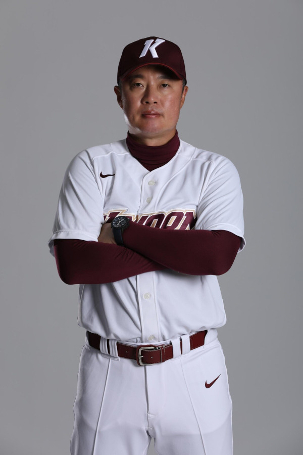 2년 만에 키움 히어로즈로 돌아온 강병식 수석코치