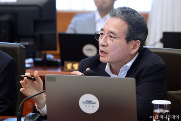 (서울=뉴스1) 이재명 기자 = 김용범 정책실장이 14일 청와대에서 열린 국무회의에서 발언하고 있다. 2026.7.14/뉴스1  Copyright (C) 뉴스1. All rights reserved. 무단 전재 및 재배포,  AI학습 이용 금지. /사진=(서울=뉴스1) 이재명 기자
