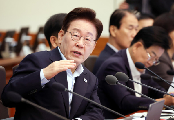 이재명 대통령이 21일 청와대에서 열린 국무회의에서 발언하고 있다./사진=청와대통신사진기자단